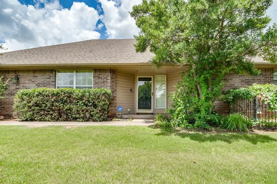 108 S Ridge Pointe Drive, Edmond, OK 73034 - #2