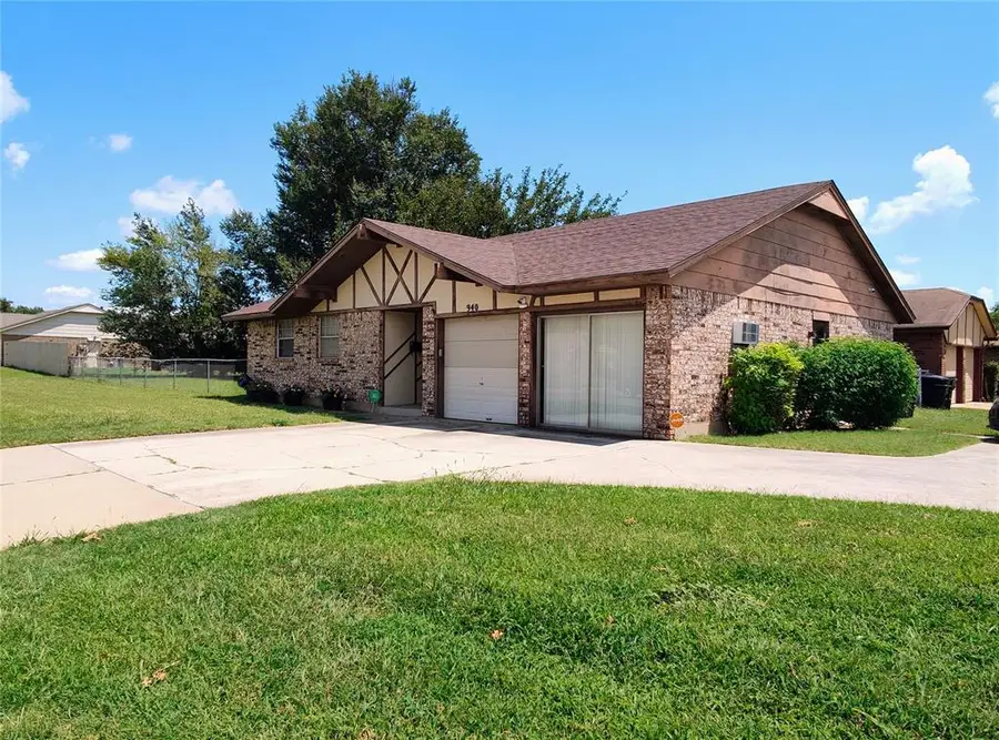 940 NW 12th Street, Moore, OK 73160 - #3