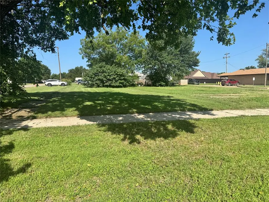 307 N Broadway, Davenport, OK 74026 - #2