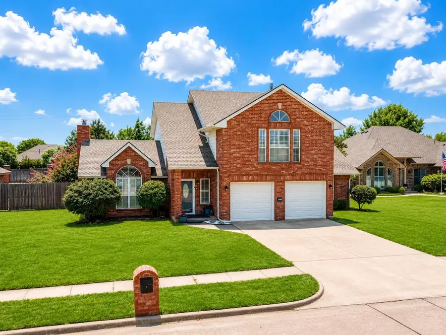 4108 Wood Castle Street, Norman, OK 73072 - #2