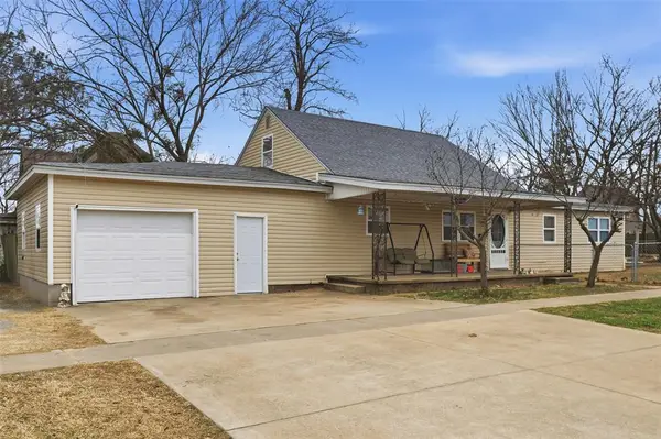 523 N 2nd Avenue, Stroud, OK 74079