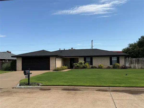 1529 Saber Lane, Weatherford, OK 73096