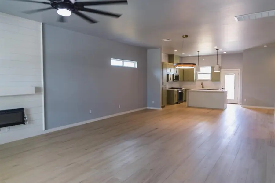 905 S Howard Avenue, Moore, OK 73160 - #3