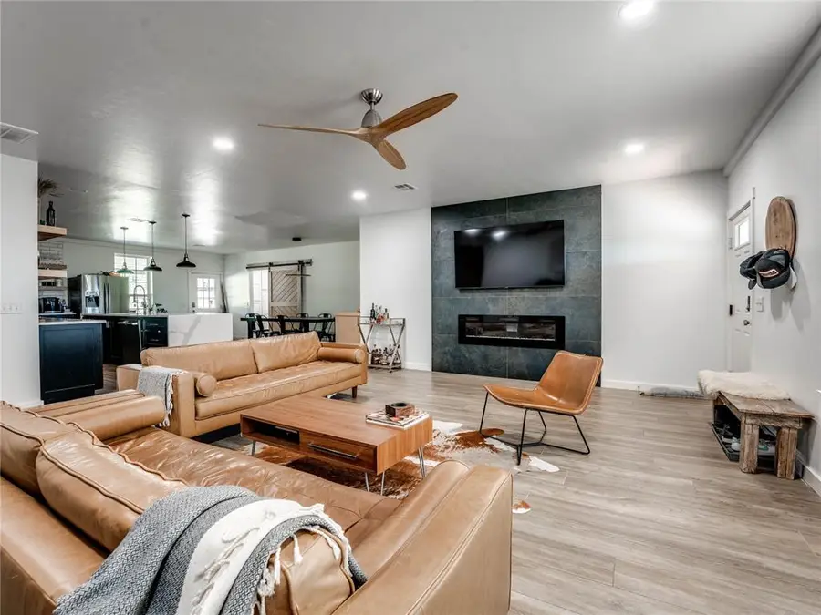 915 N Douglas Boulevard, Guthrie, OK 73044 - #2