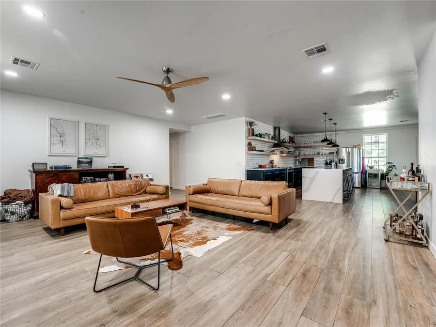 915 N Douglas Boulevard, Guthrie, OK 73044 - #3