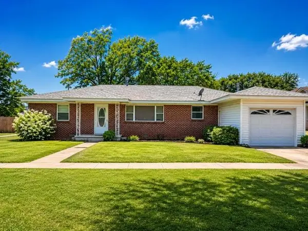 108 S 6th Street, Sentinel, OK 73664
