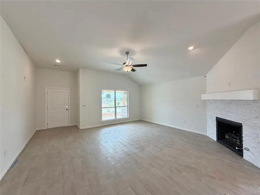 1117 Redwood Creek Drive, Yukon, OK 73099 - #3