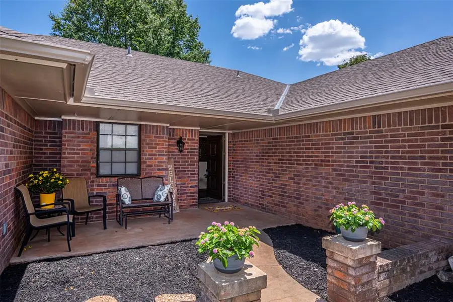 5807 E Tyler Drive, Tuttle, OK 73089 - #2