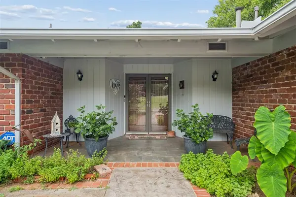 9409 Silver Lake Drive, Oklahoma City, OK 73162-7526