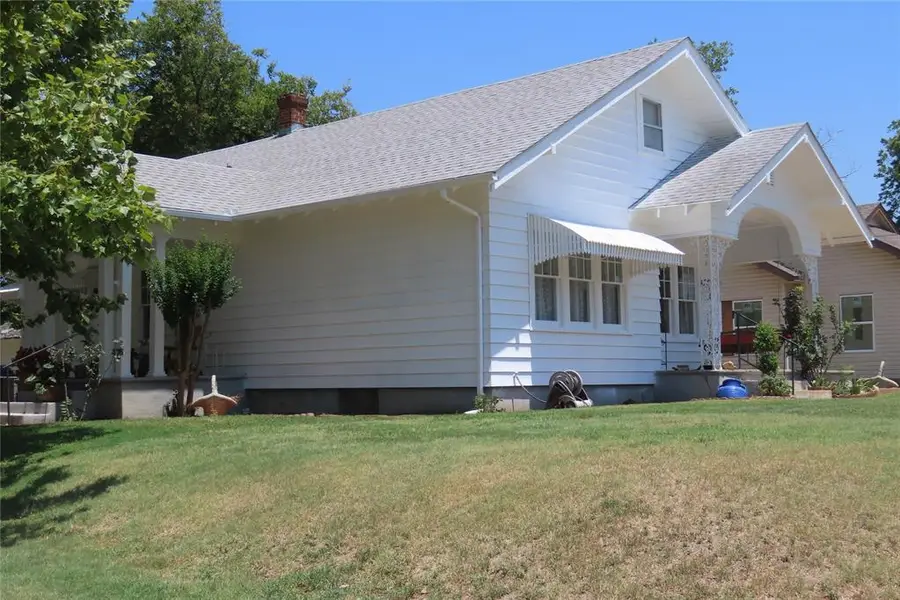 1228 W Florida Avenue, Chickasha, OK 73018 - #2
