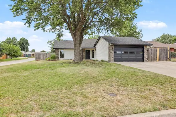10333 Glascow Drive, Yukon, OK 73099