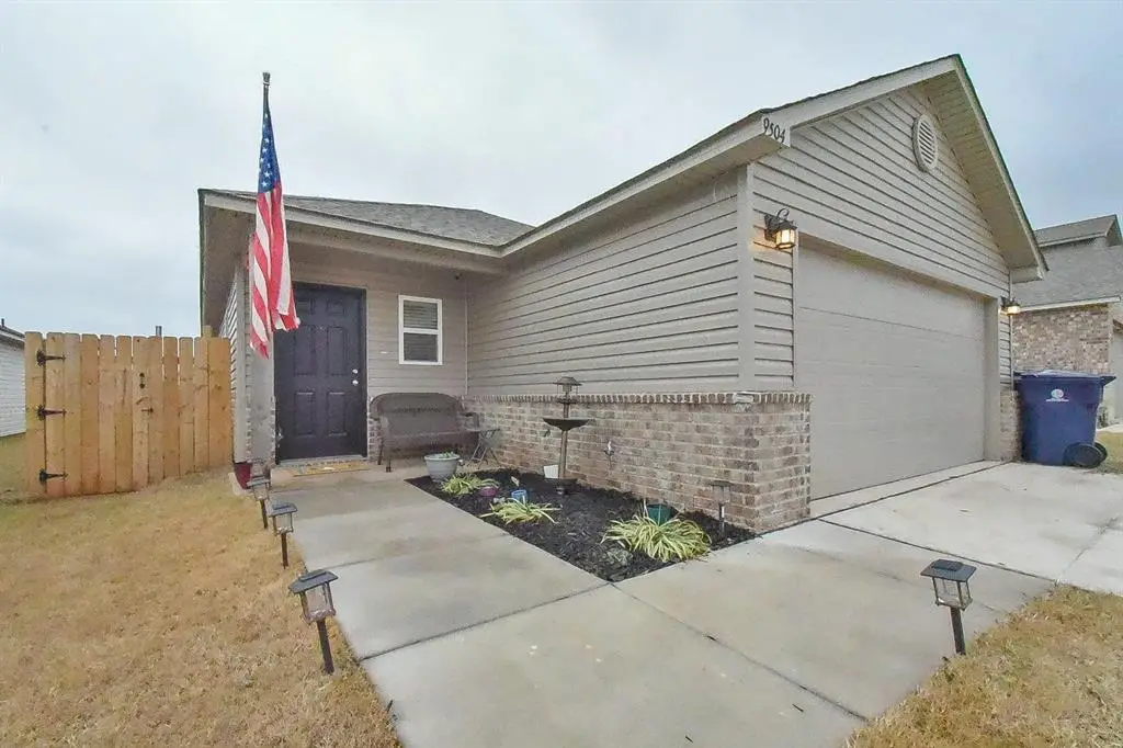 9504 NW 118th Street, Yukon, OK 73099 - #1
