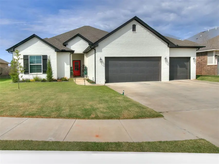 10812 Glover River Drive, Yukon, OK 73099 - #2