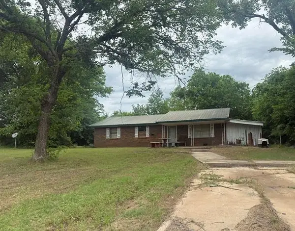 306 W Jerry Lane, Maud, OK 74854