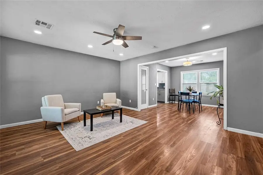 827 S 20th Avenue, Chickasha, OK 73018 - #3