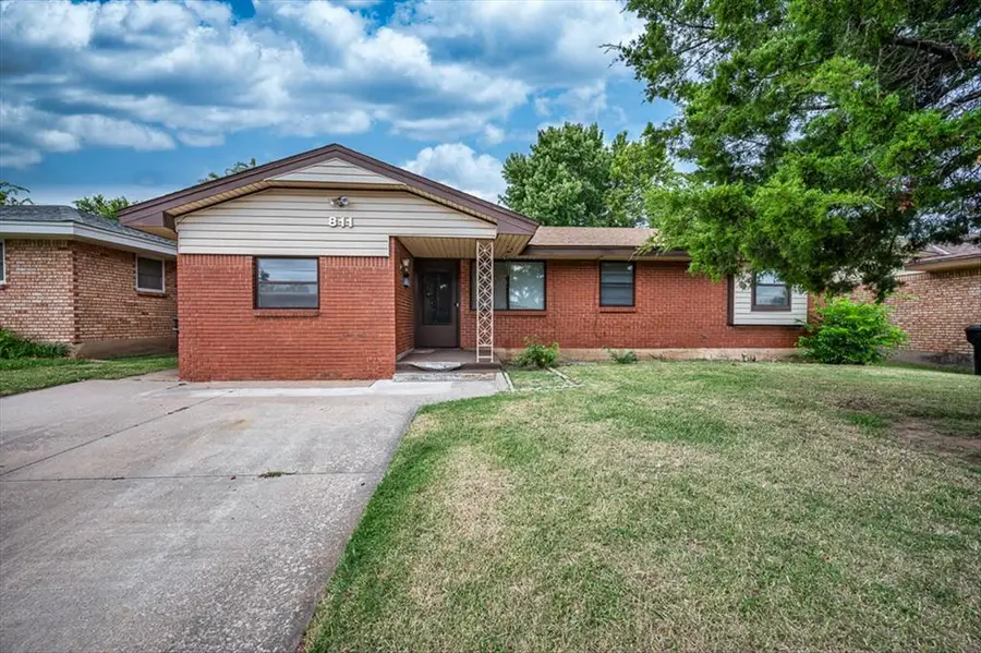 811 NW 1st Street, Moore, OK 73160 - #2