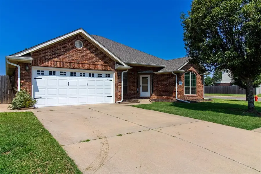8121 Woodhue Drive, Oklahoma City, OK 73135 - #2