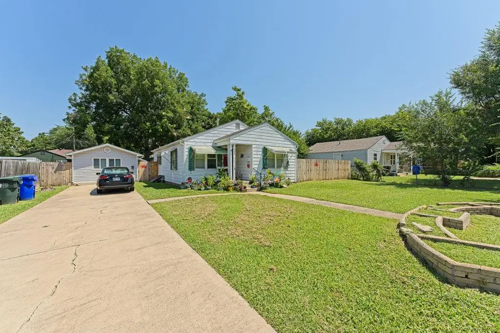 903 E Eufaula Street, Norman, OK 73071 - #1
