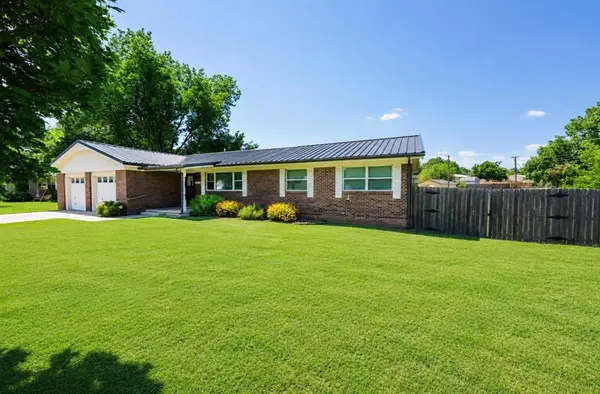 2 Shannon Drive, Chickasha, OK 73018