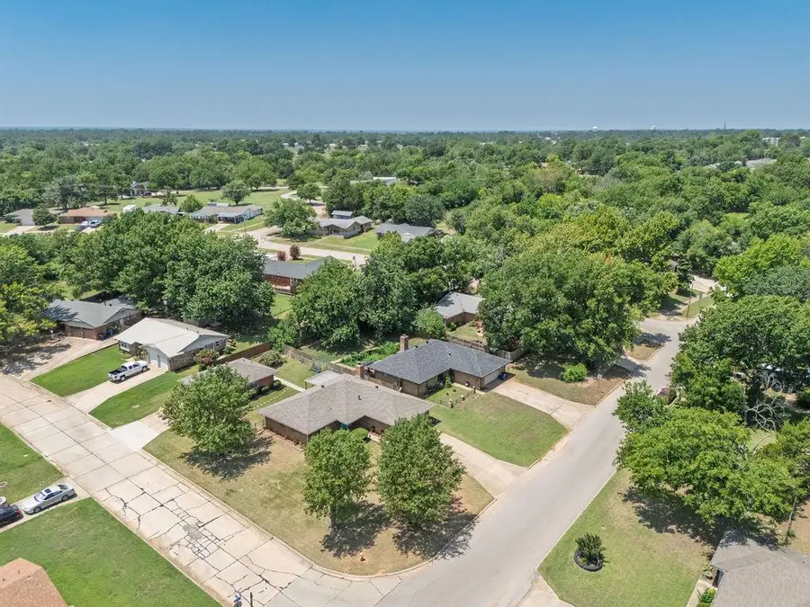 29 Sequoyah Boulevard, Shawnee, OK 74801 - #3