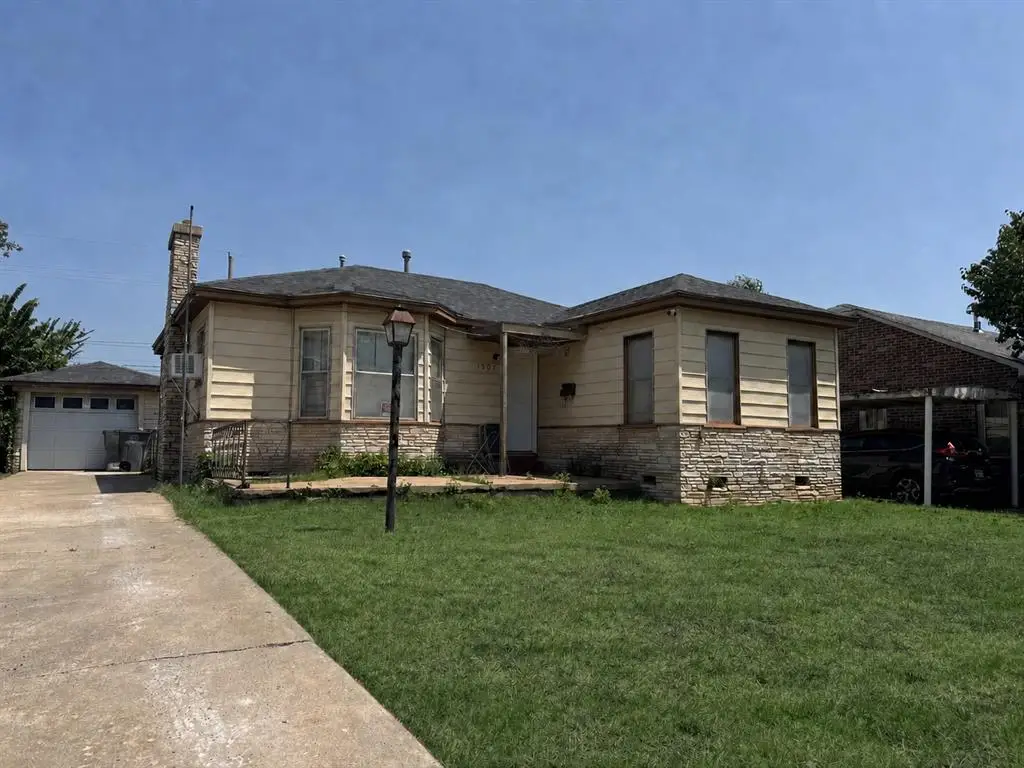 1507 SW A Avenue, Lawton, OK 73501 - #1
