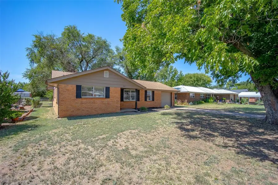 403 Garrett Avenue, Lindsay, OK 73052 - #3