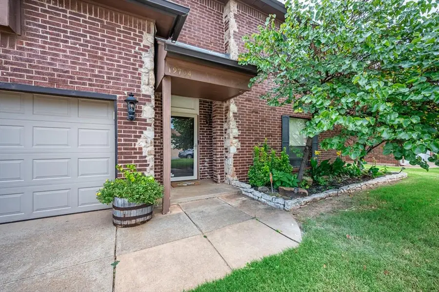 19704 Harness Court, Edmond, OK 73012 - #2