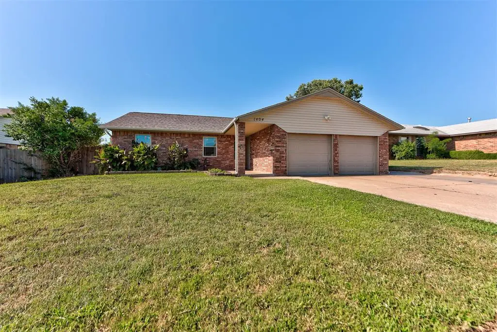 1404 SE 7th Street, Moore, OK 73160 - #1