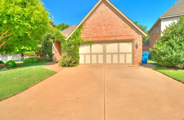 4517 Olde Village Circle, Edmond, OK 73013