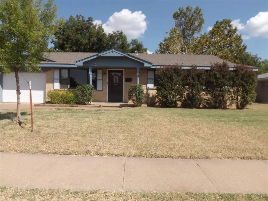 1908 N Robin Street, Altus, OK 73521 - #3