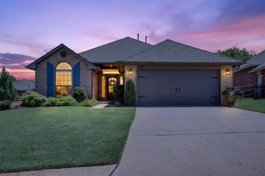 300 Crossland Court, Edmond, OK 73003 - #3