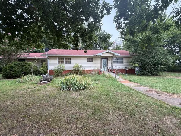 106 S 4th Avenue, Stroud, OK 74079