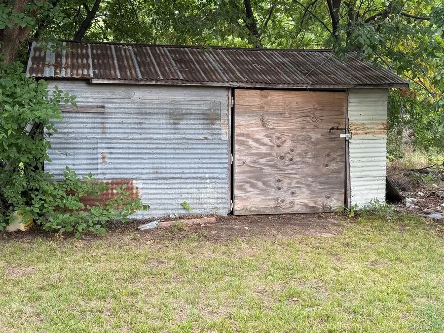 106 S 4th Avenue, Stroud, OK 74079 - #3