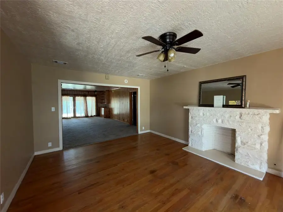 3409 S 4th Street, Chickasha, OK 73018 - #3