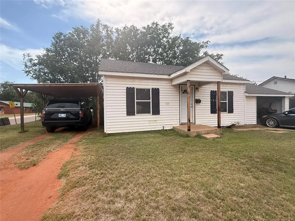 701 N Boone Avenue, Elk City, OK 73644 - #1