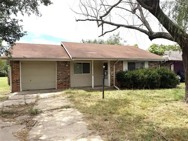 1819 W Midland Street, Shawnee, OK 74804