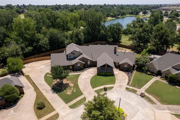 1530 Spring Creek Drive, Yukon, OK 73099