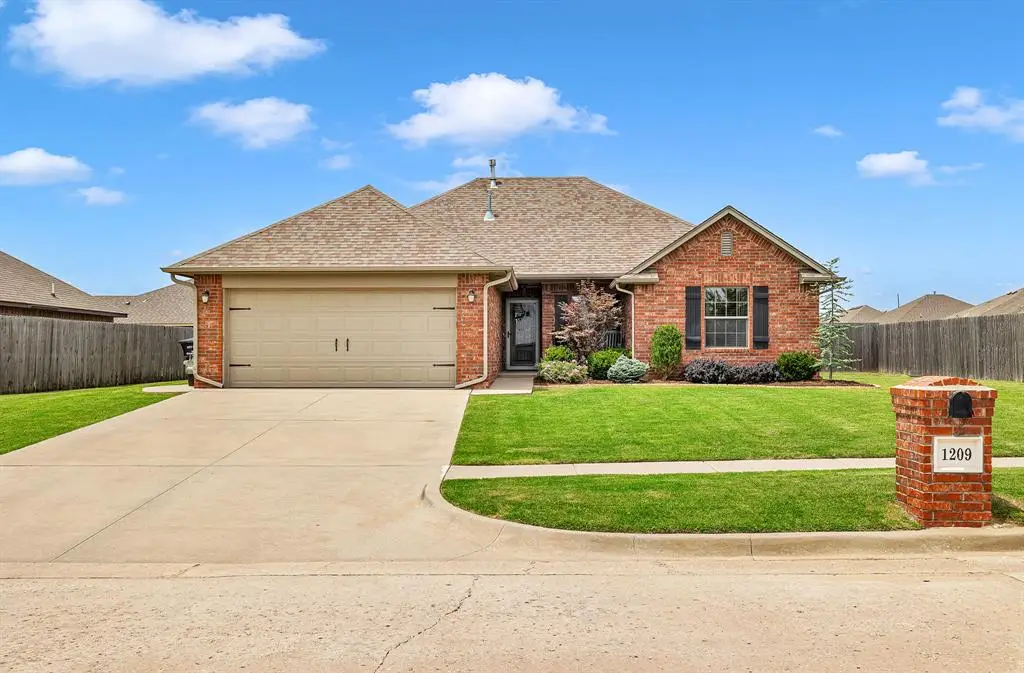 1209 Penn Lane, Moore, OK 73160 - #1