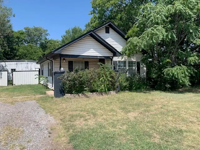 121 N Classen Avenue, Moore, OK 73160 - #1