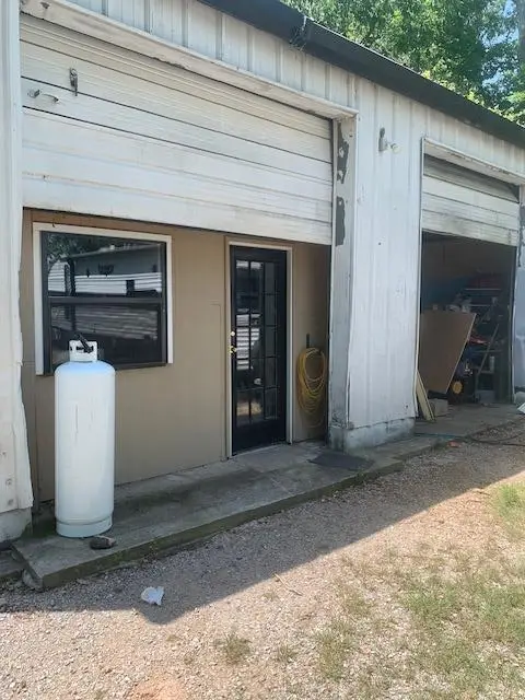 121 N Classen Avenue, Moore, OK 73160 - #3