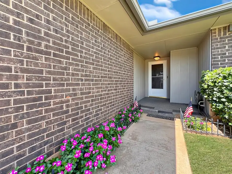 1049 NW 25th Street, Oklahoma City, OK 73160 - #2
