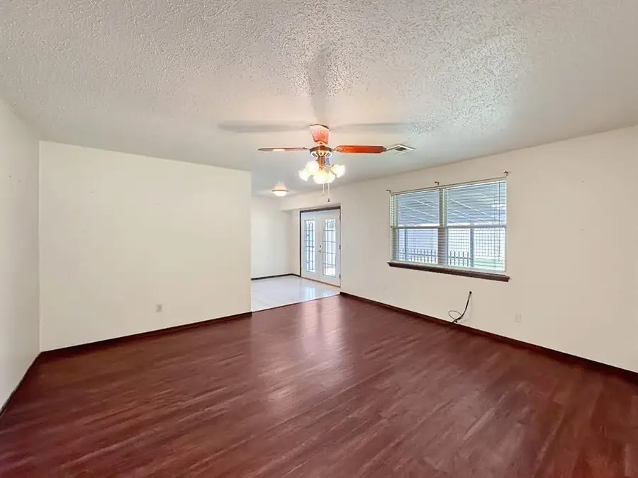 1049 NW 25th Street, Oklahoma City, OK 73160 - #3