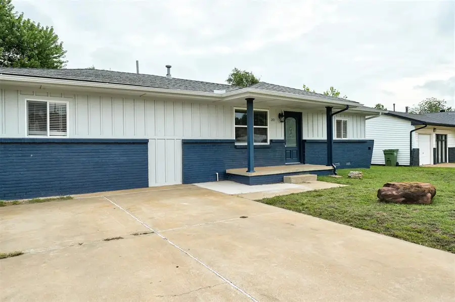201 Dianna Drive, Yukon, OK 73099 - #2