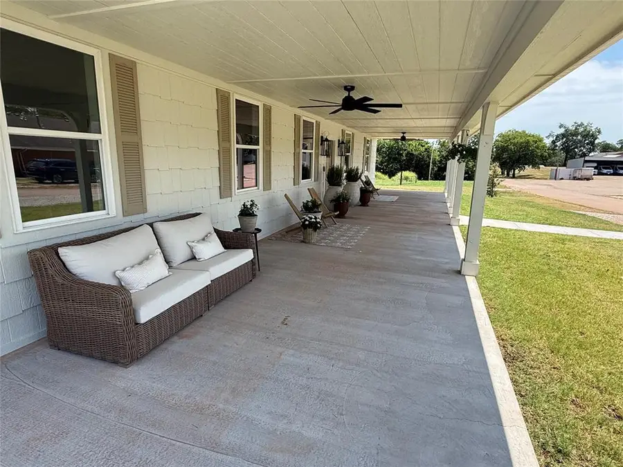 100 E 1st Street, Wellston, OK 74881 - #3