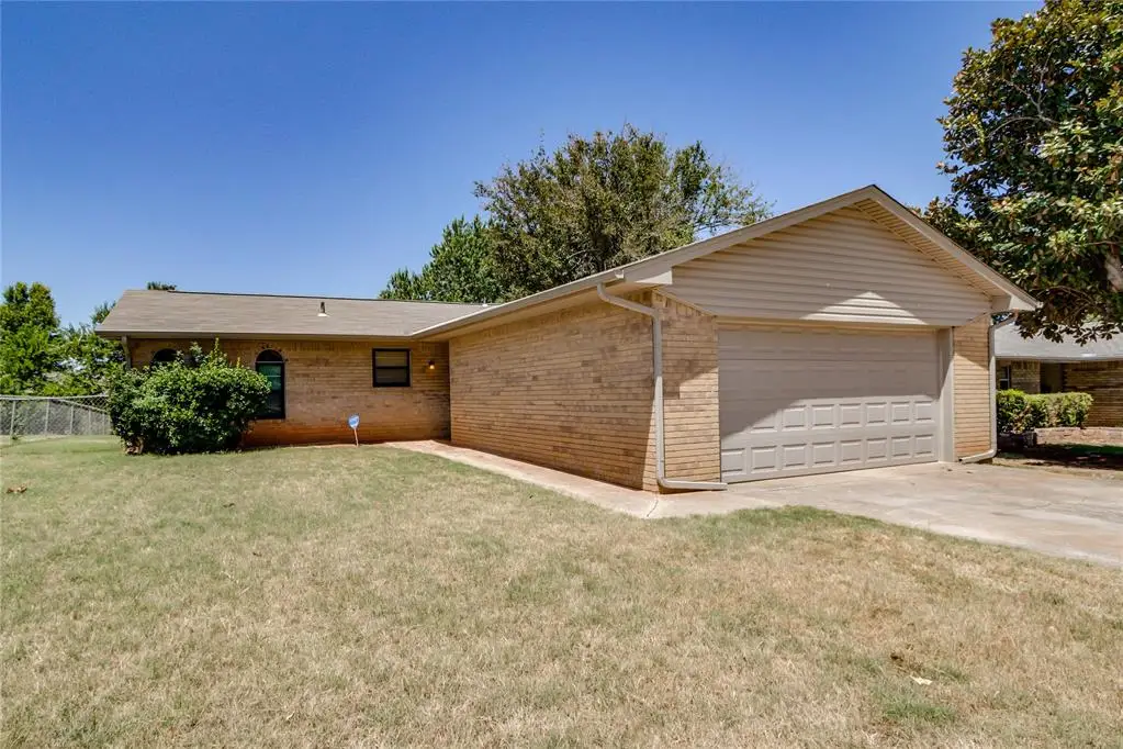 1100 Ridgeway Drive, Yukon, OK 73099 - #1