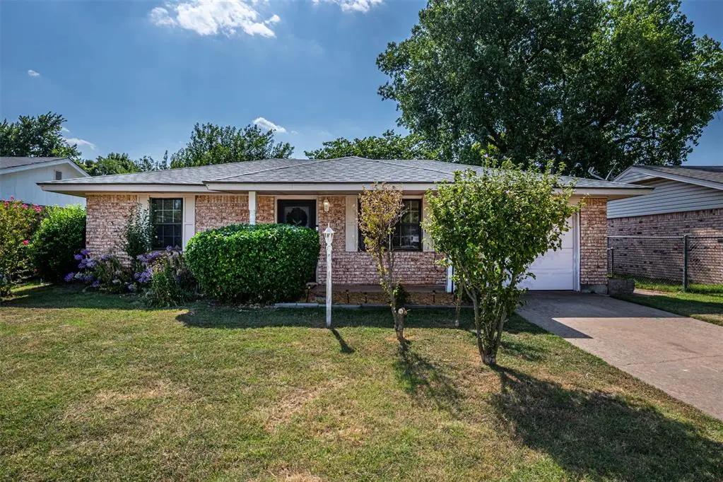 411 S Brookview Lane, Mustang, OK 73064 - #1