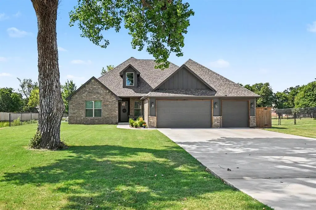 180 Meadow Lark Lane, Blanchard, OK 73010 - #1