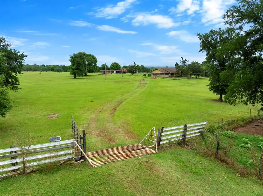 8065 W Us Highway 70, Idabel, OK 74745 - #2