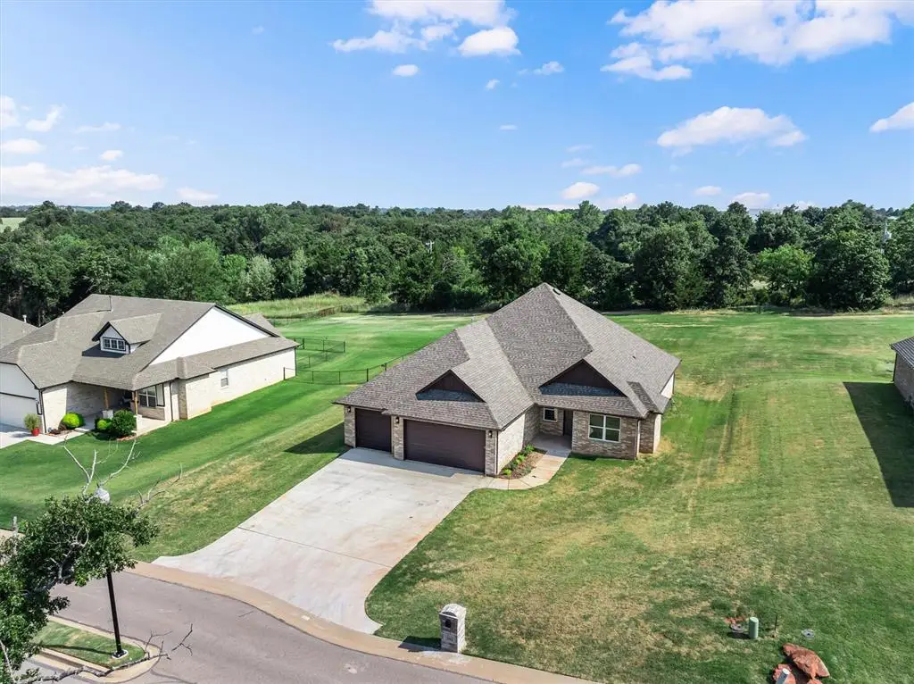 201 Canyon Creek Lane, Guthrie, OK 73044 - #1