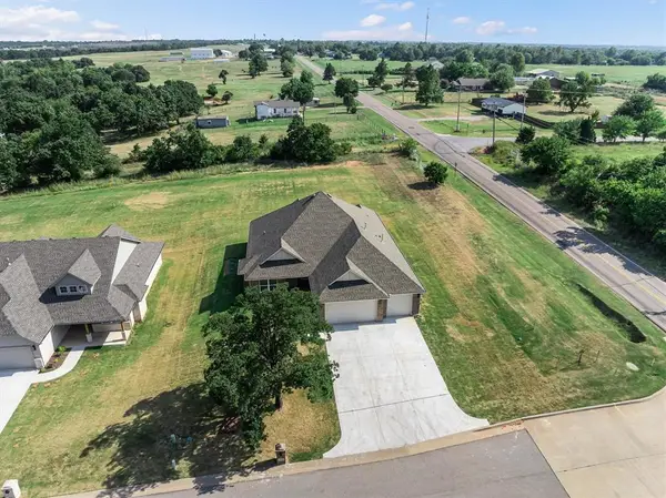 125 Canyon Creek Lane, Guthrie, OK 73044